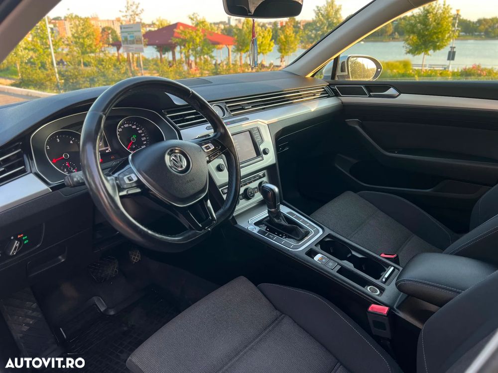 Volkswagen Passat 2.0 TDI DSG Highline - 24