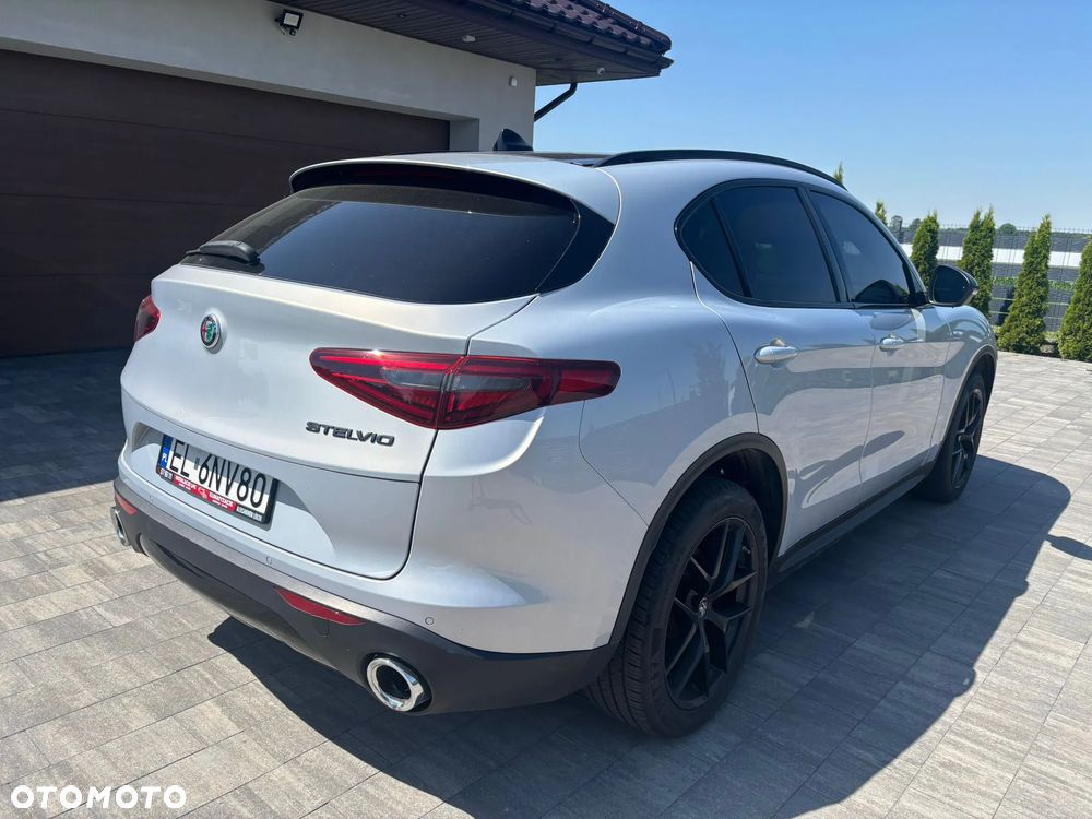 Alfa Romeo Stelvio - 7
