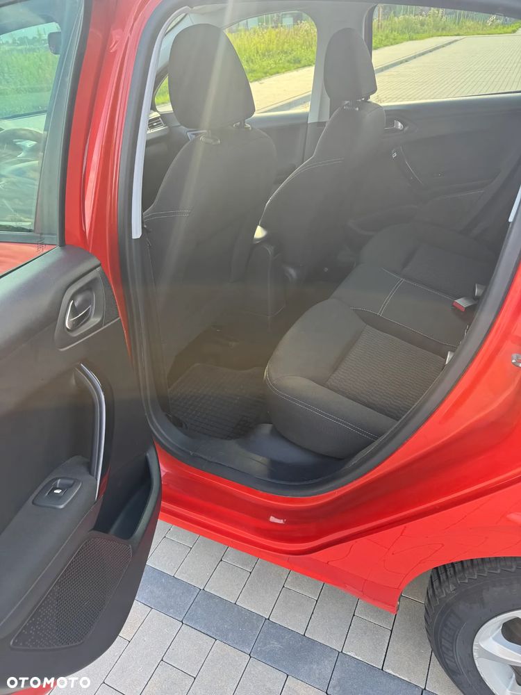 Peugeot 208 1.2 PureTech Active S&S ETG5 - 6