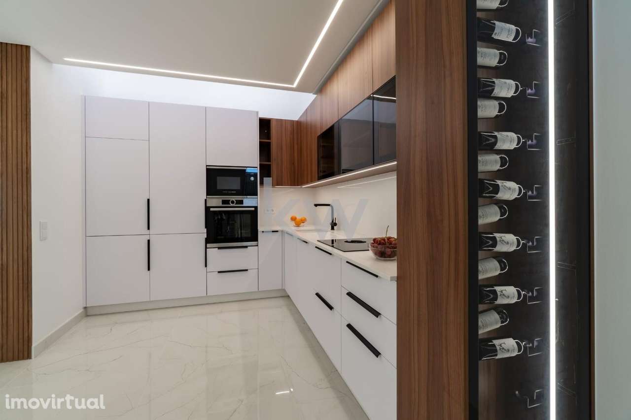 Moradia T3 Renovada com Vista Mar e a Escassos Metros da Praia – Vale - Grande imagem: 4/54