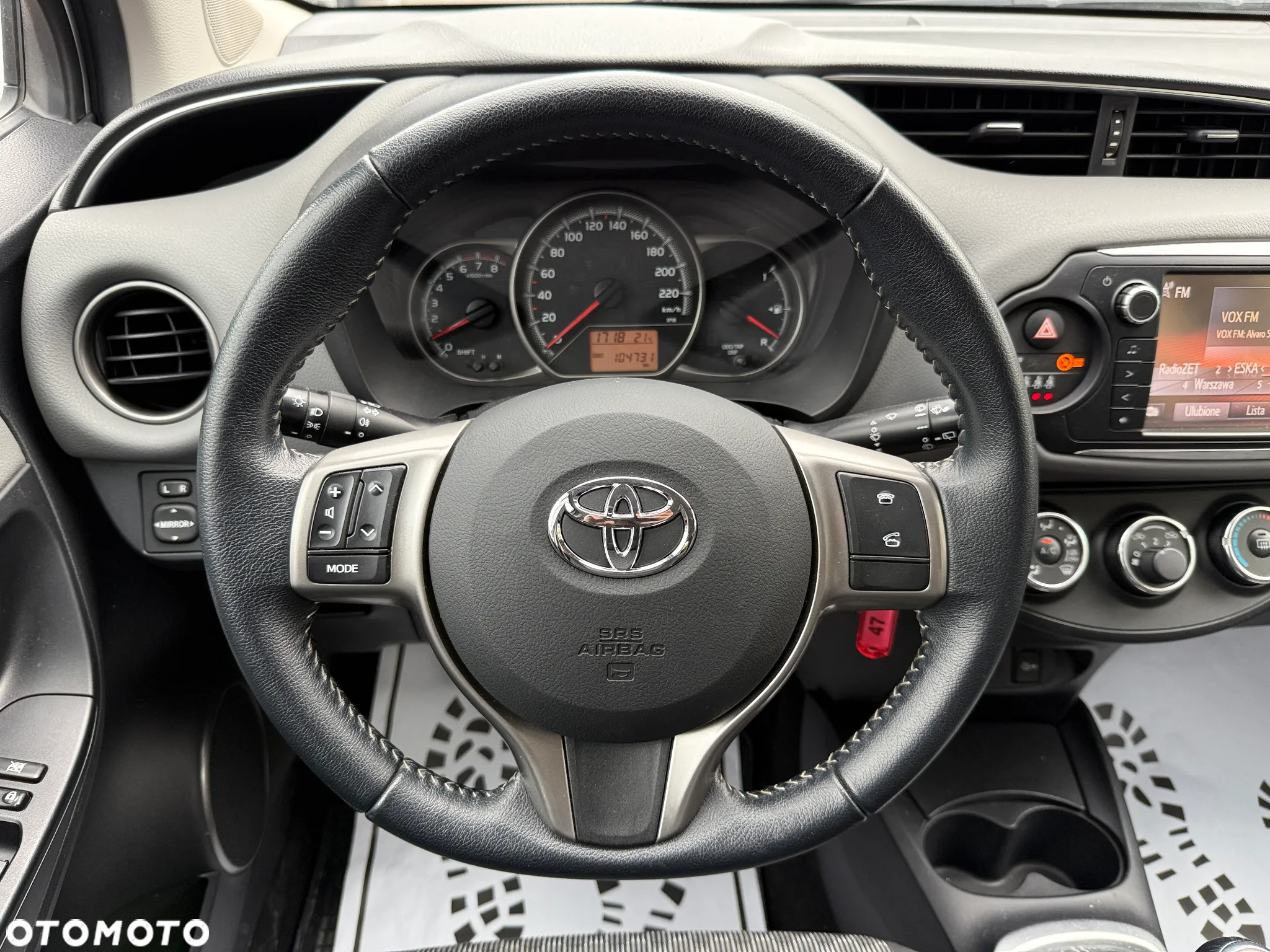 Toyota Yaris 1.0 Premium - 5