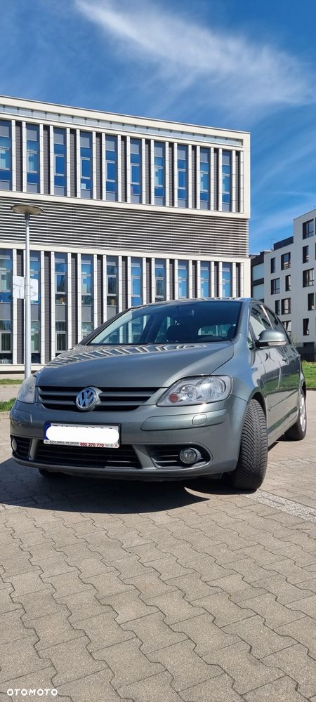 Volkswagen Golf Plus 1.6 FSI Comfortline - 1
