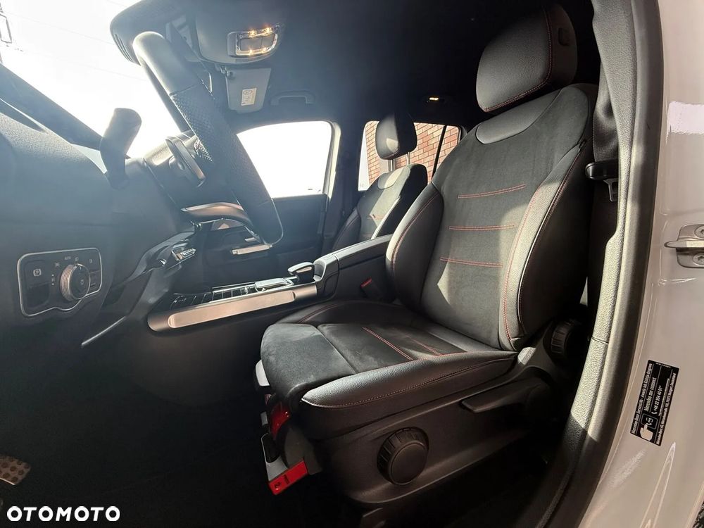 Mercedes-Benz GLB 200 4-Matic AMG Line 8G-DCT - 10