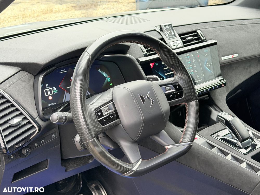 DS Automobiles DS 7 Crossback 1.6 PHeV AWD 300 EAT8 PERFORMANCE LINE + - 31