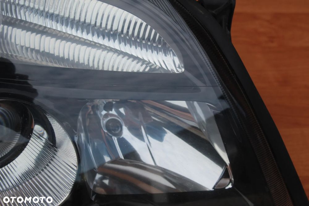LAMPA PRAWA PRZEDNIA OPEL VECTRA C SIGNUM PRZED LIFTEM XENON CIEMNA EUROPA - 5