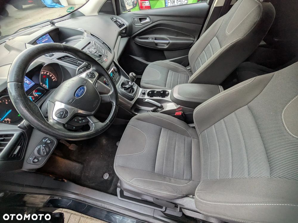 Ford Kuga - 10
