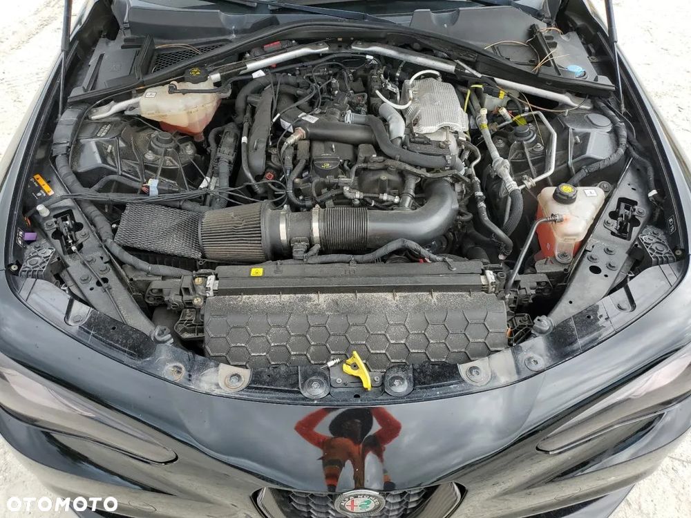 Alfa Romeo Giulia 2.0 Turbo 16V AT8-Q4 Ti - 11
