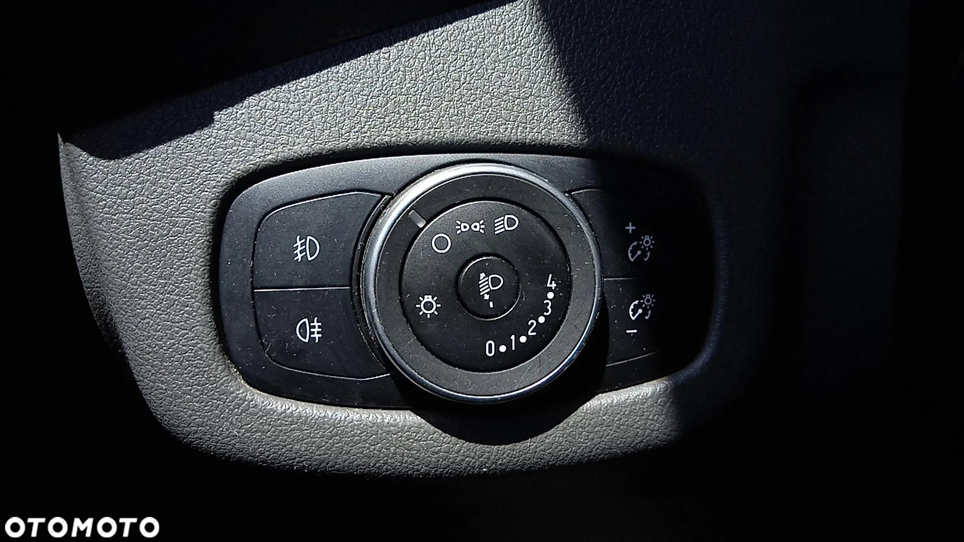 Ford Transit Connect - 21