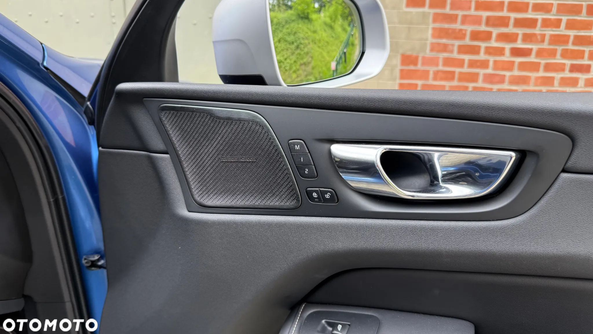 Volvo XC 60 T6 AWD R-Design - 22