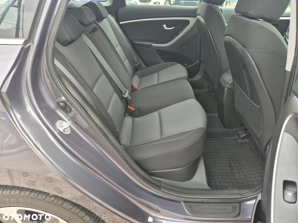 Hyundai i30 blue Kombi 1.6 GDi Style - 13