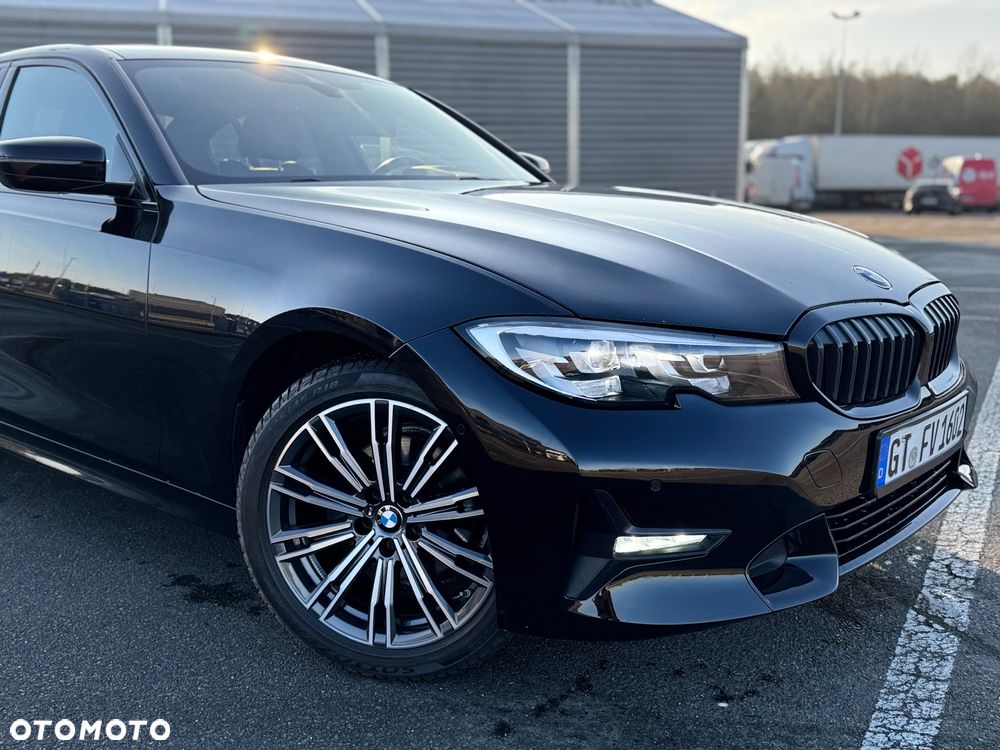 BMW Seria 3 320d Sport Line - 27