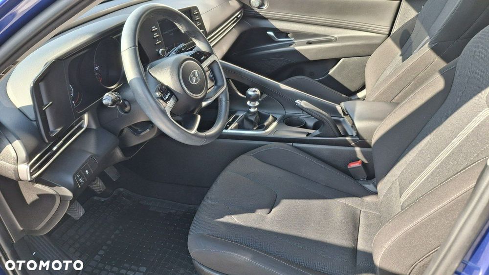 Hyundai Elantra - 15