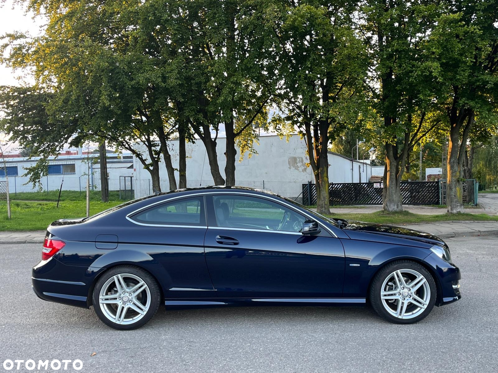 Mercedes-Benz Klasa C 180 CGI BlueEff - 3