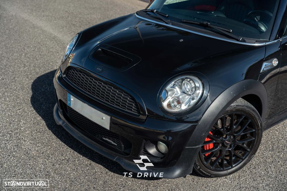 MINI 3 Portas John Cooper Works - 18