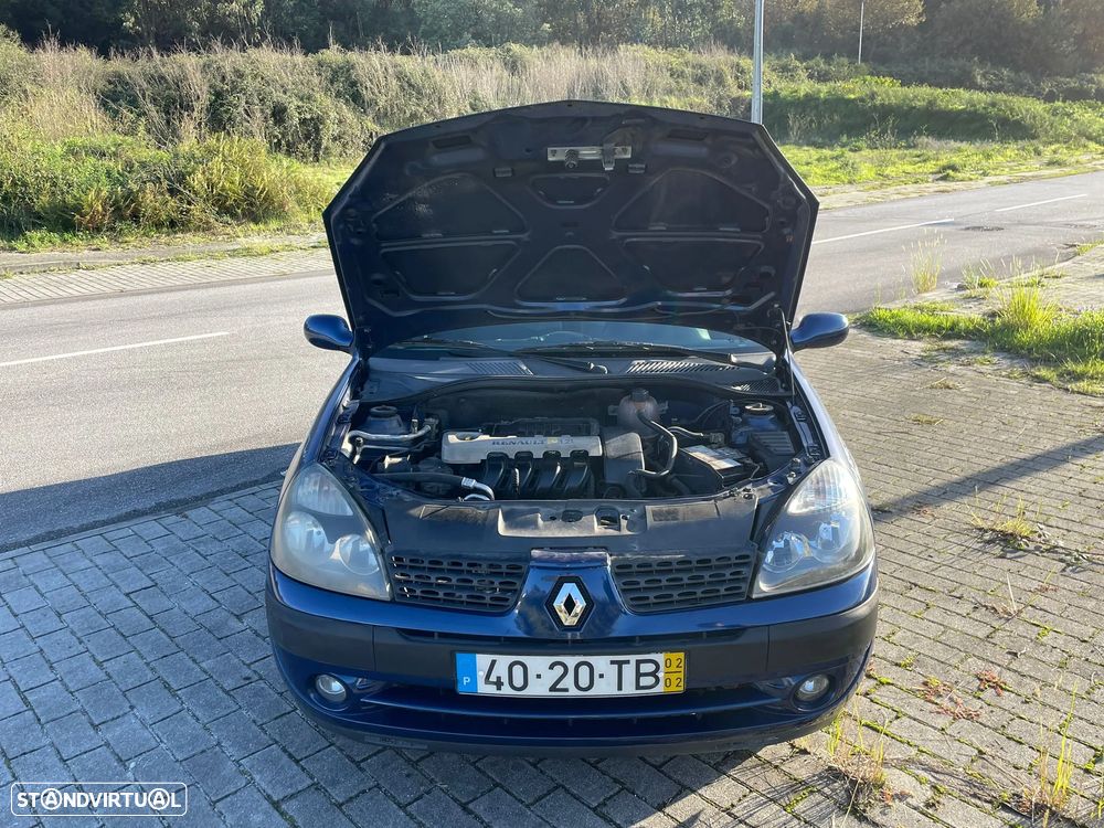 Renault Clio 1.2 16V Privilège - 9