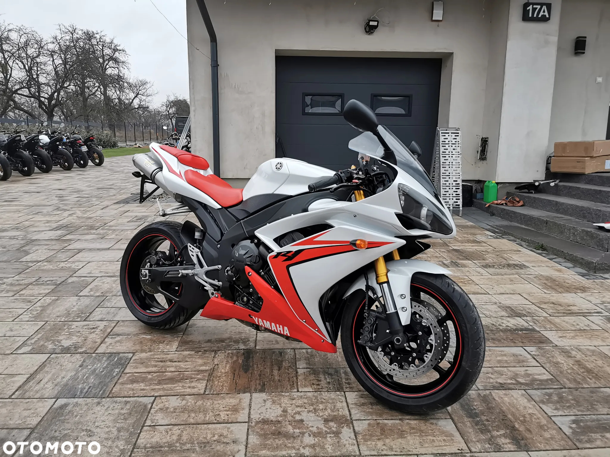 Yamaha R1 - 33