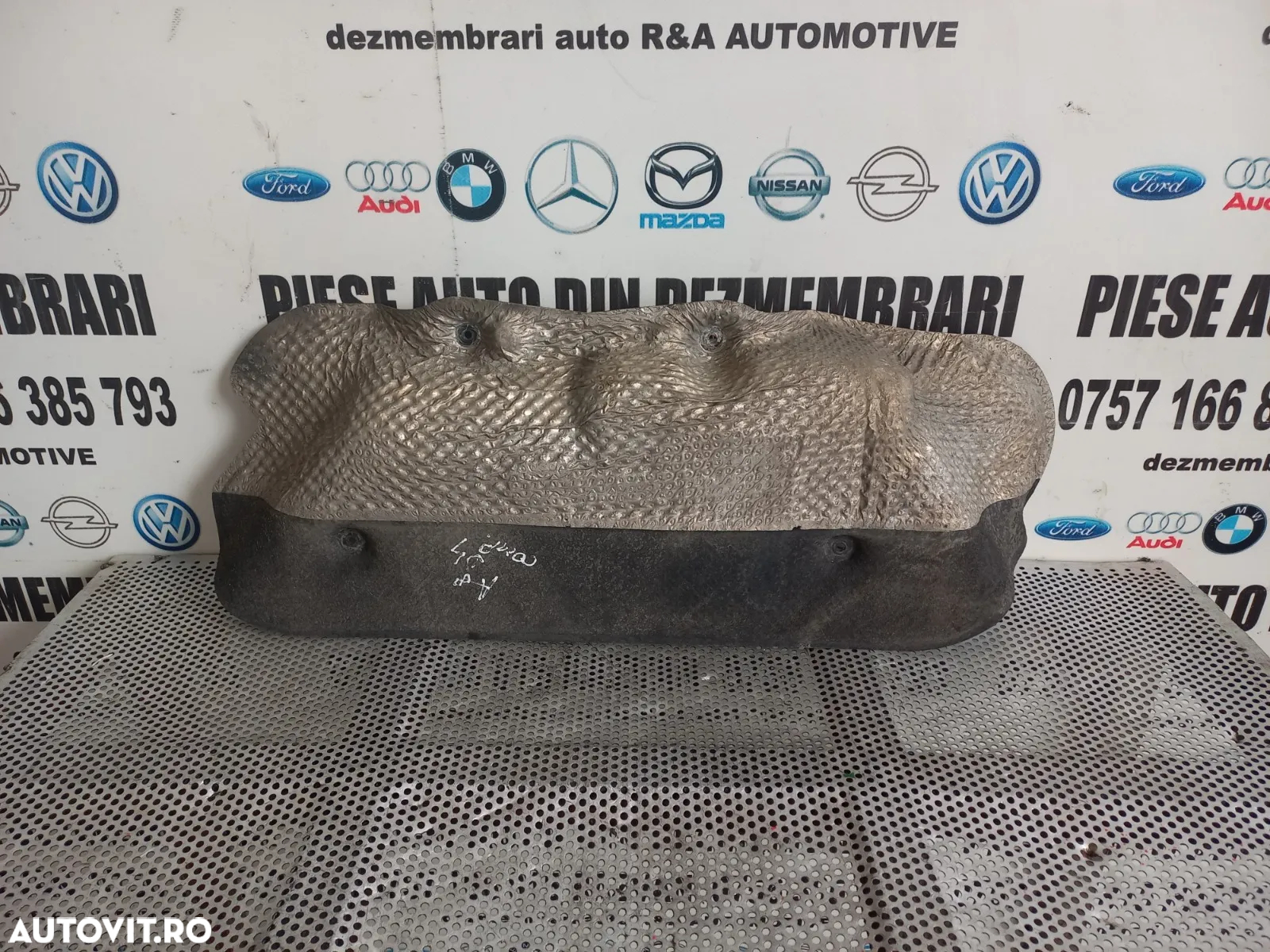 Scut Termic Audi A8 4H D4 An 2010-2011-2012-2013-2014-2015-2016-2017 Cod 4HA Dezmembrez Audi A8 4H - 2