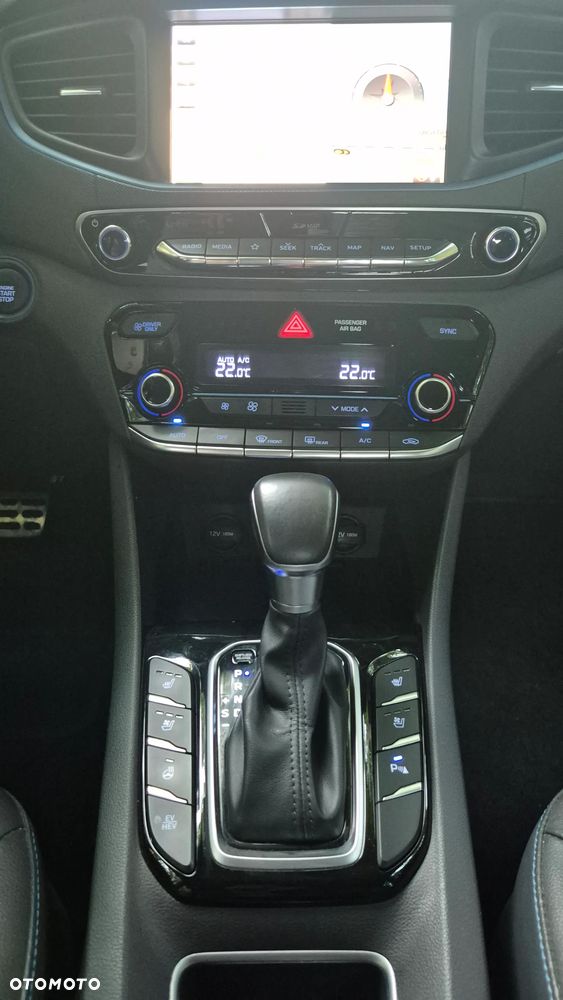Hyundai IONIQ 1.6 GDI Premium - 10