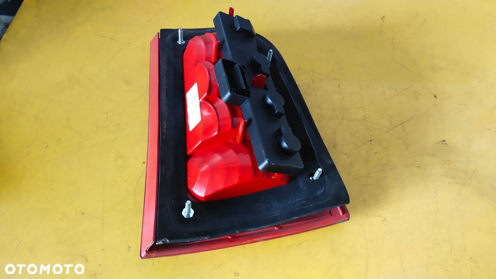 Lampa tył lewa 1U9945095B Octavia I Kombi - 2
