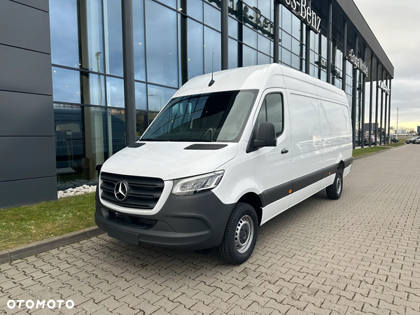 Mercedes-Benz Sprinter 319 CDI Furgon 4325 mm