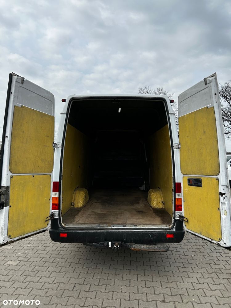 Mercedes-Benz Sprinter - 7
