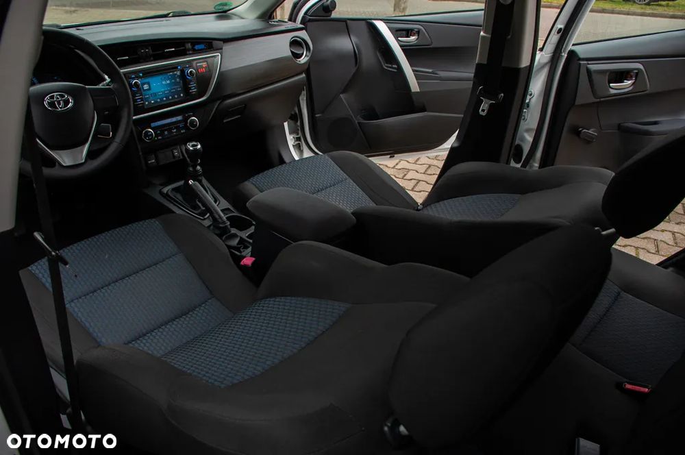 Toyota Auris 1.33 VVT-i Life - 28