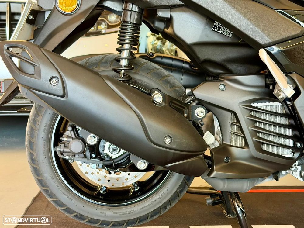 Yamaha NMAX - 12