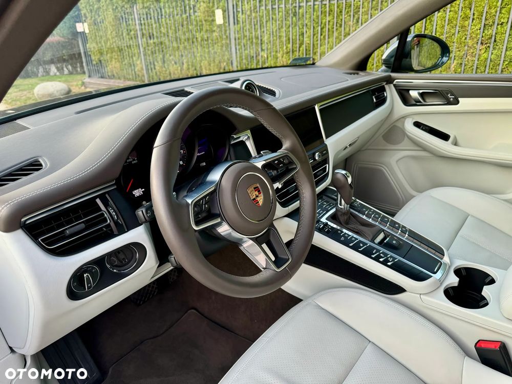 Porsche Macan Standard - 19
