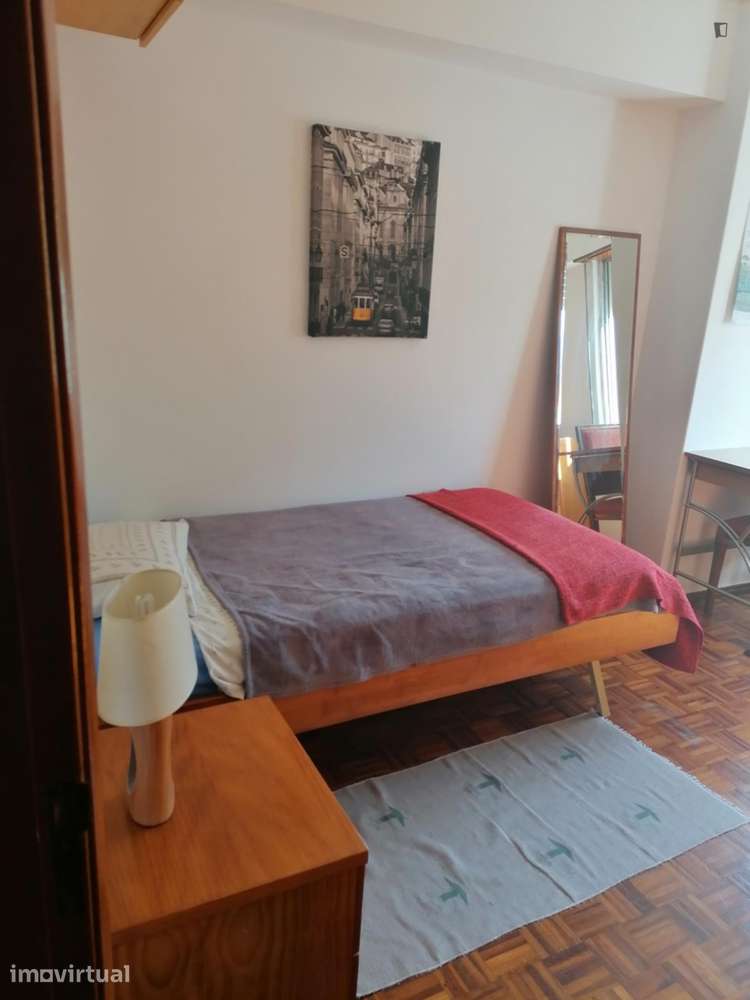 Quarto - localizado em Benfica Lisbon - Grande imagem: 4/27