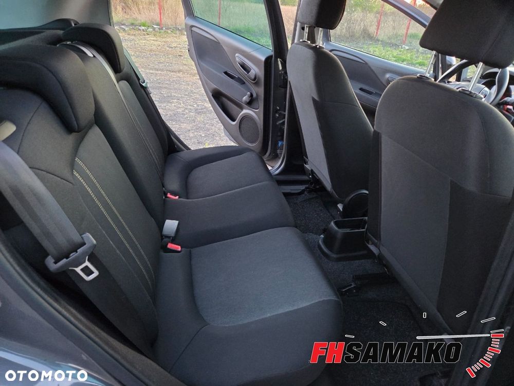 Fiat Punto 1.2 Young - 24
