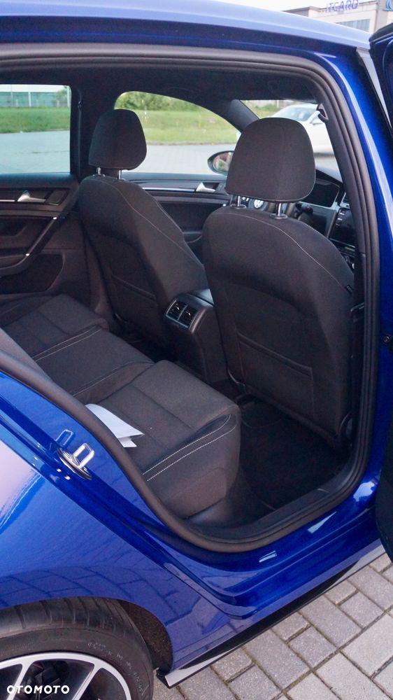 Volkswagen Golf - 10
