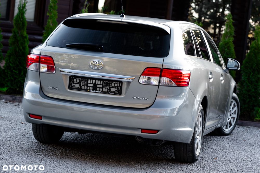 Toyota Avensis 1.8 Active - 8