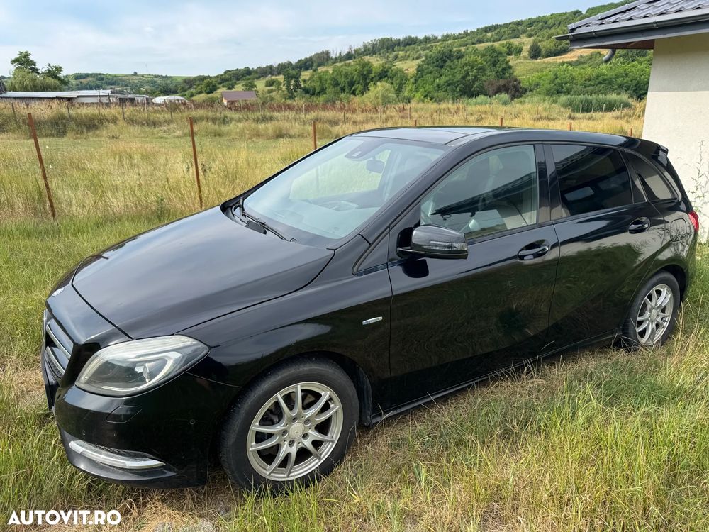 Mercedes-Benz B 180 - 1