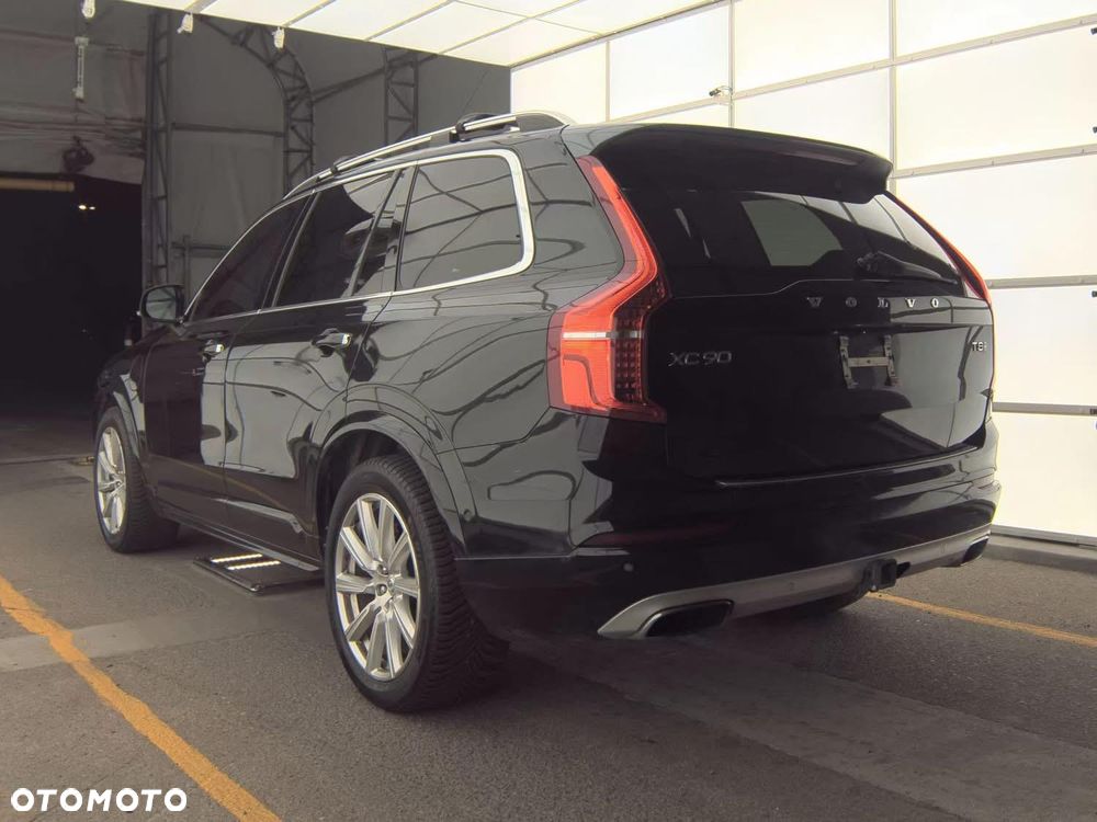 Volvo XC 90 T8 AWD Twin Engine Geartronic Momentum - 9