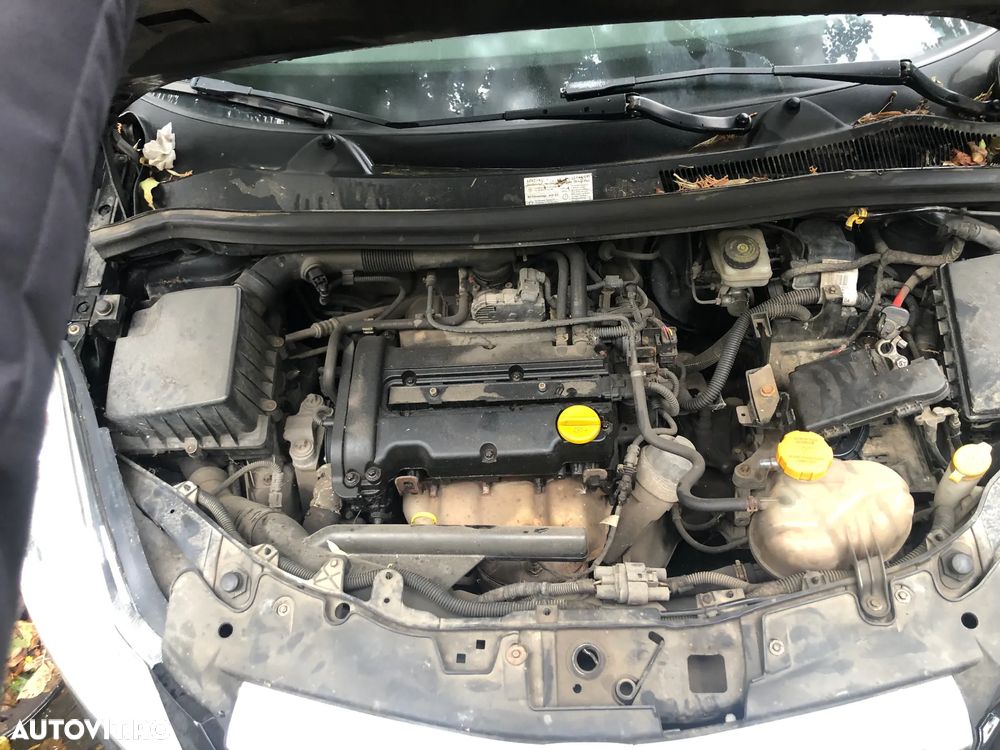 Dezmembrez Opel Corsa D coupe negru benzina 1,2 2007 - 11