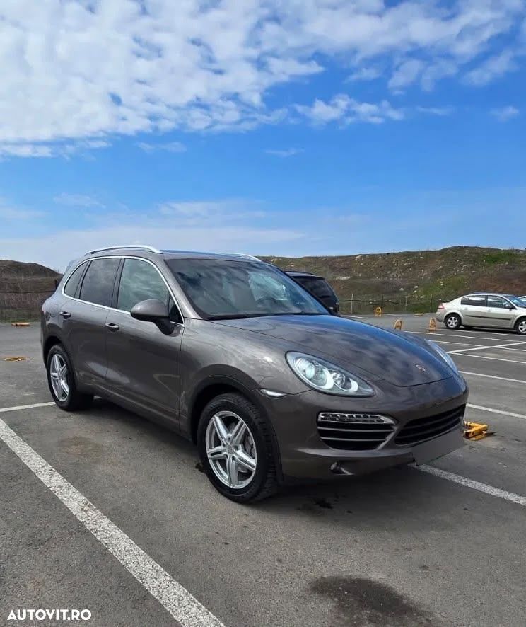 Porsche Cayenne - 2