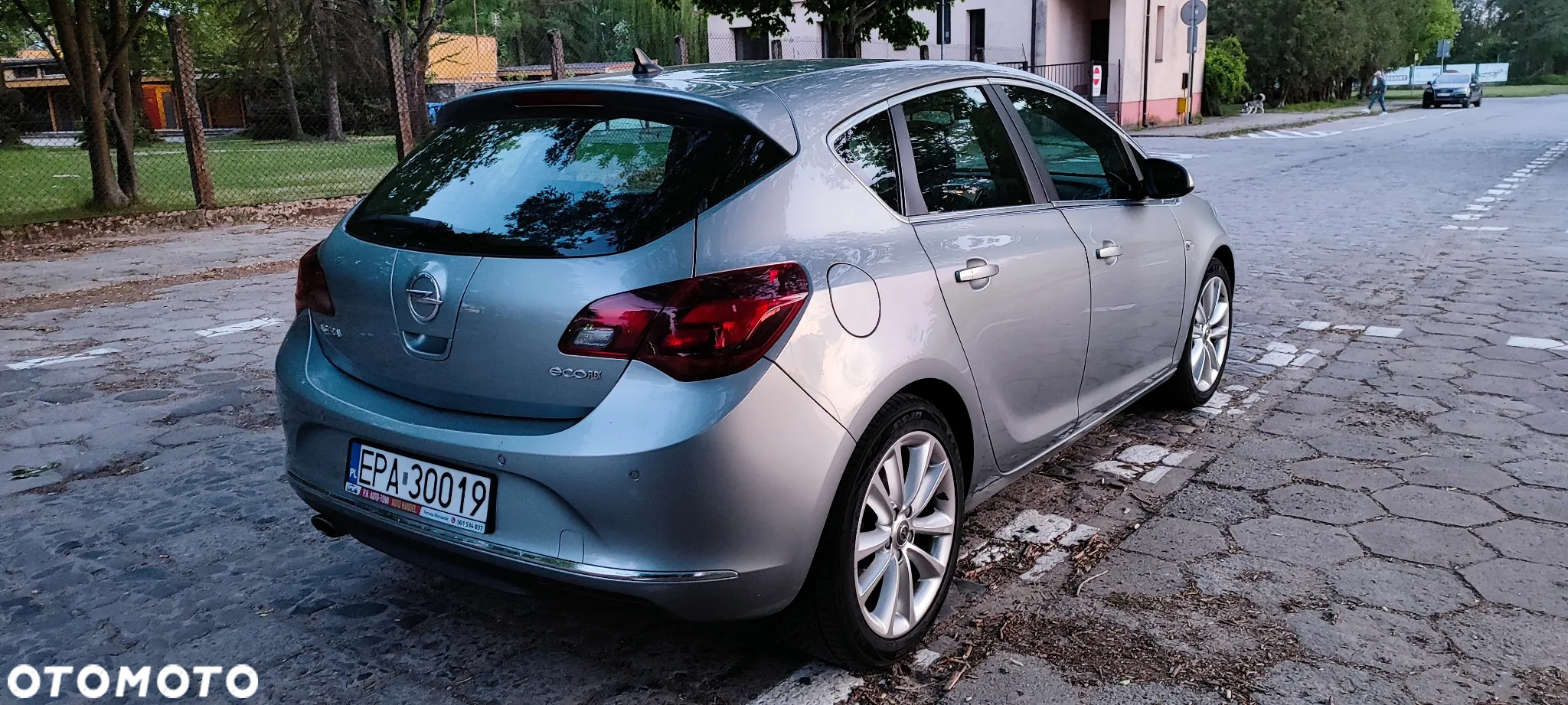 Opel Astra IV 1.6 T SIDI Cosmo S&S - 6