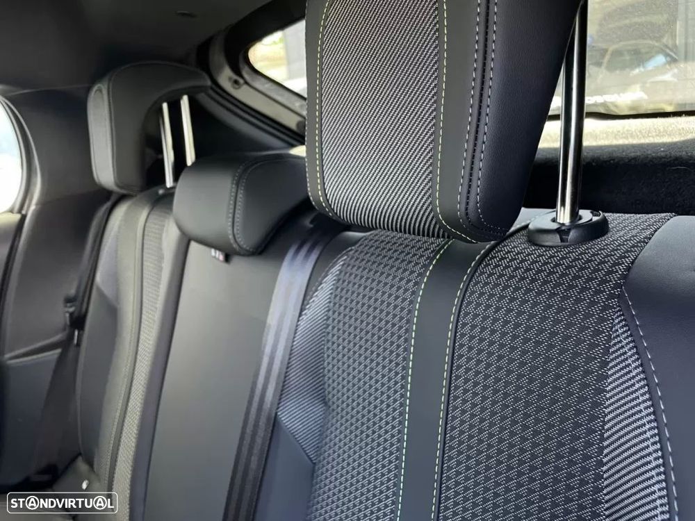 Peugeot 208 1.2 PureTech GT Line EAT8 - 18