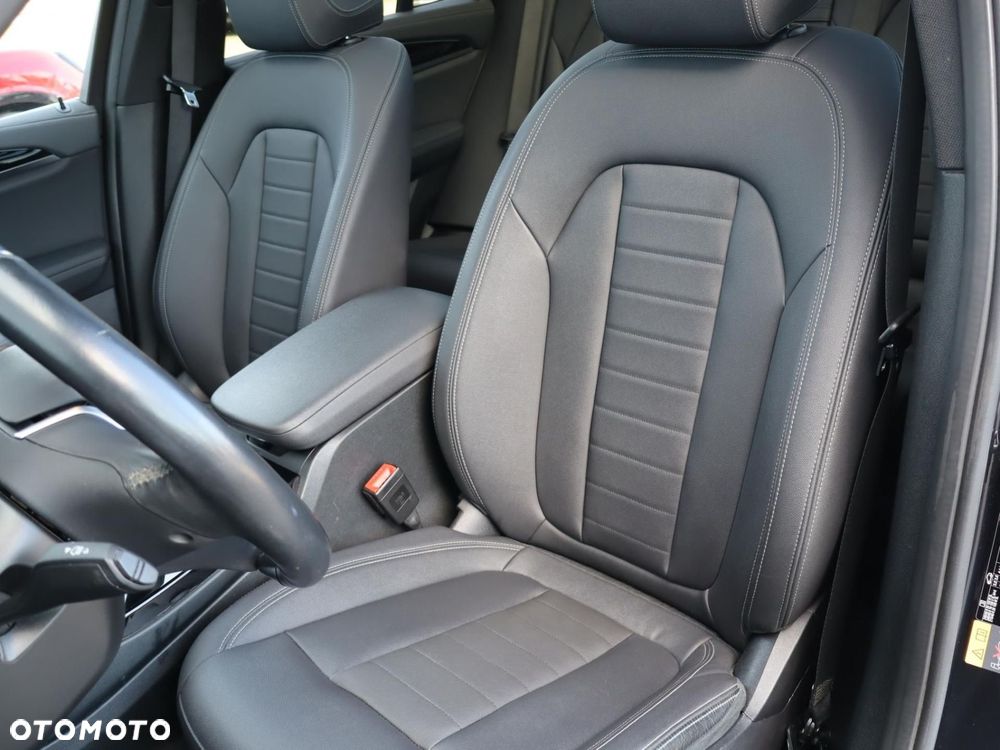 BMW iX3 - 8