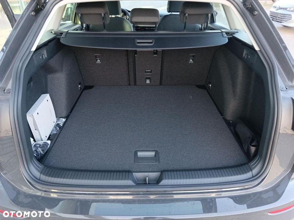 Volkswagen Golf - 10