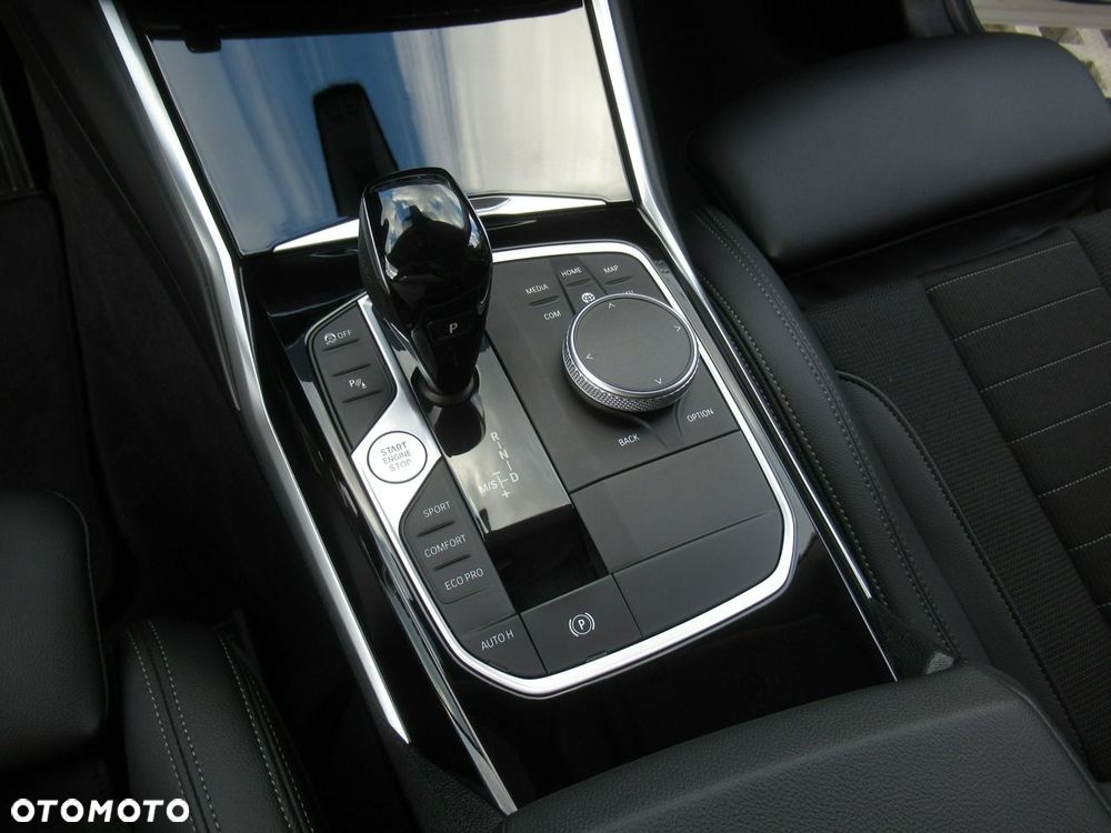 BMW Seria 3 318d MHEV Sport Line - 14