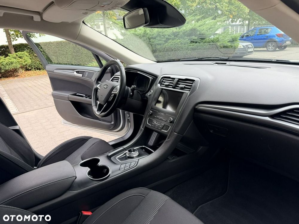 Ford Mondeo - 28