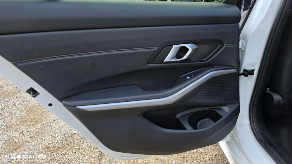BMW 318 d Touring Line Sport Auto - 56