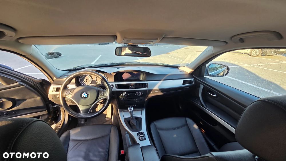 BMW Seria 3 320d xDrive - 10