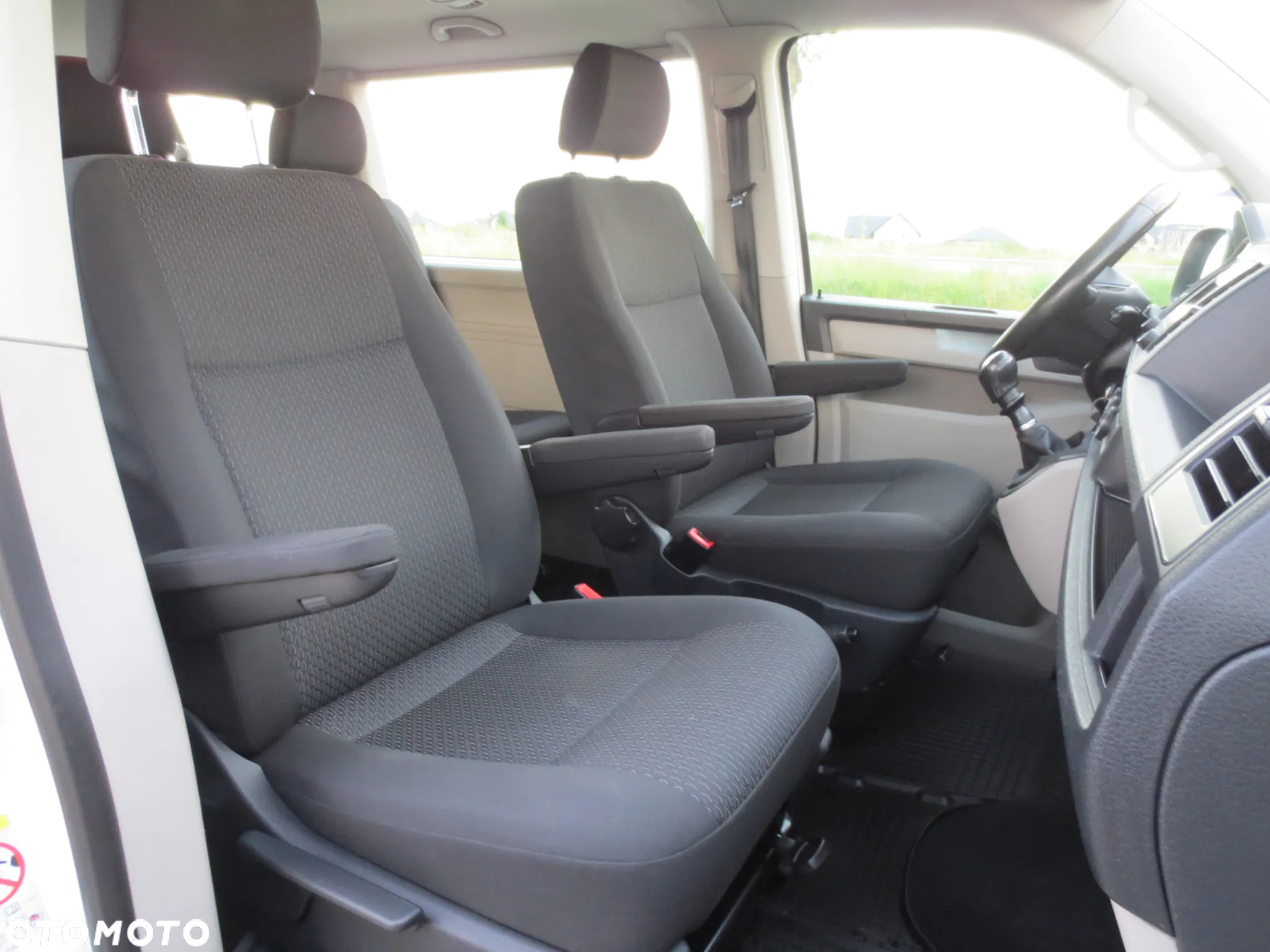 Volkswagen Caravelle 2.0 TDI L2 Trendline - 13