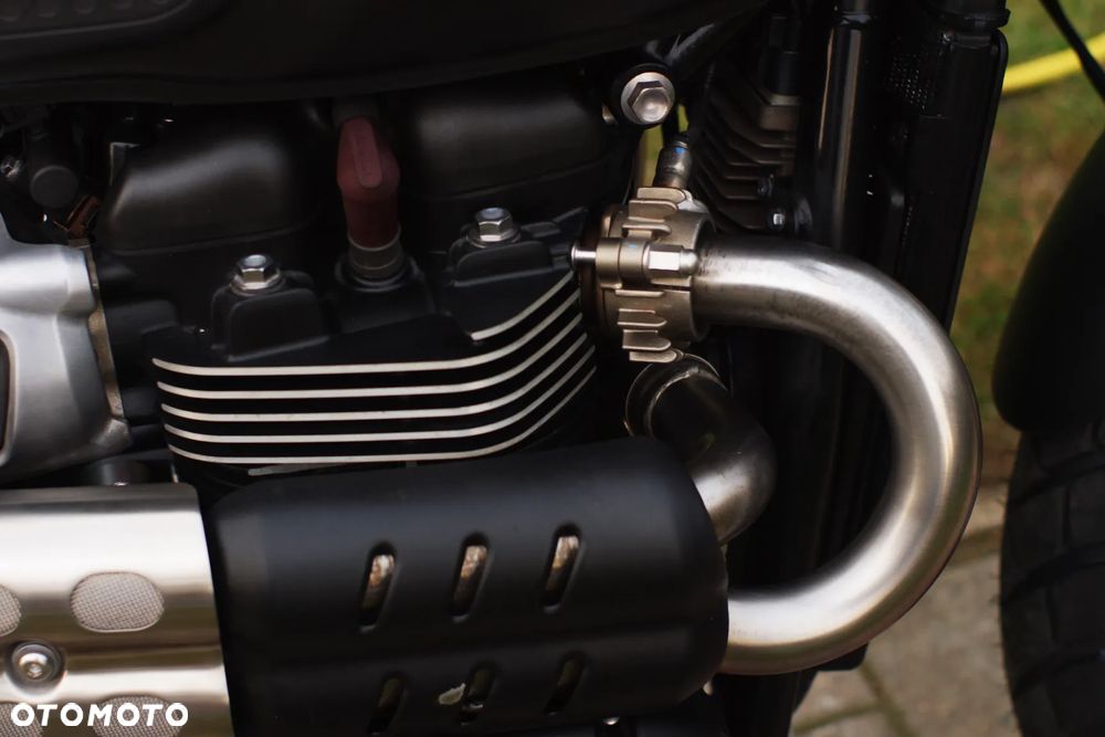 Triumph Street Scrambler - 18