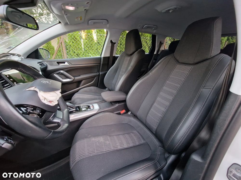 Peugeot 308 PureTech 130 GPF EAT8 Stop & Start Allure Pack - 11