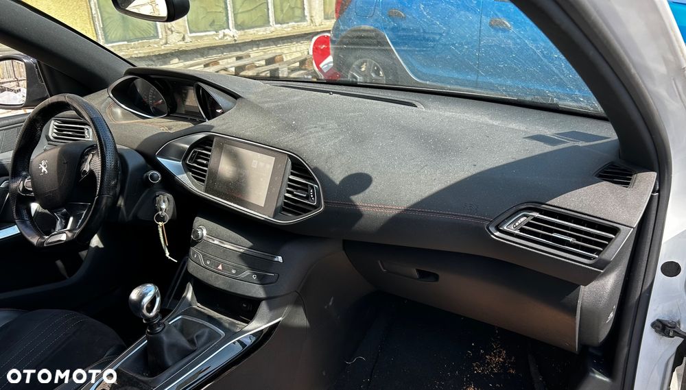 Peugeot 308 - 13