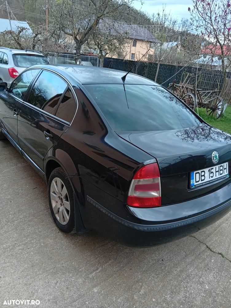 Skoda Superb 1.9TD Avantgarde - 3