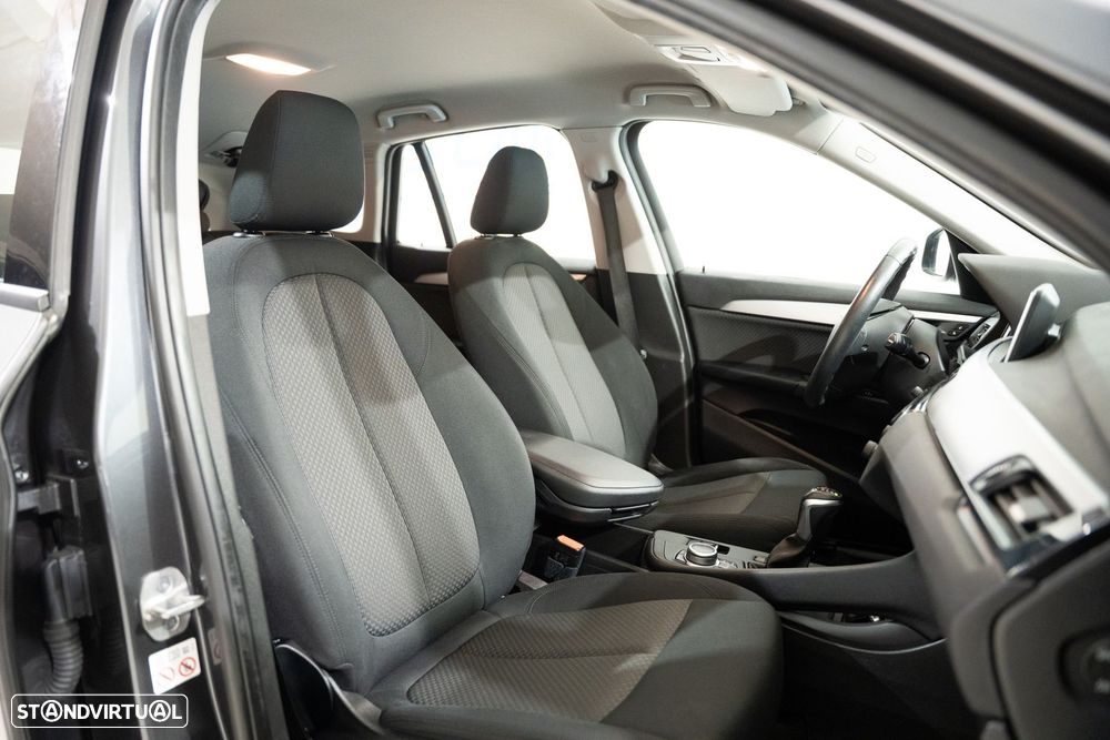 BMW X1 25 e xDrive Corporate Edition - 23